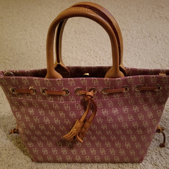 💙2xHP💙 D&B Signature Logo Canvas Tassel Hand Tote - Picture 2 of 9